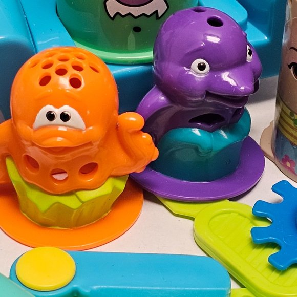 Lot Playdoh Tools Veggie Tales Buzz n Cut Fuzzy  Molding Playset - Picture 13 of 16